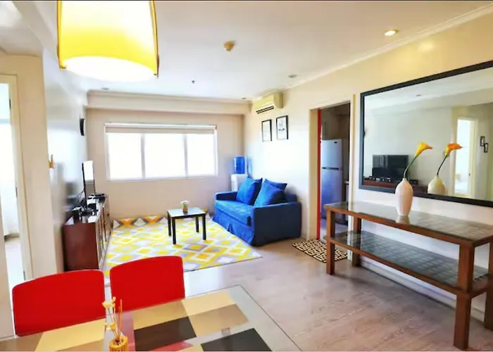5-Mins Sm Aura Cozy 2Br Free Parking